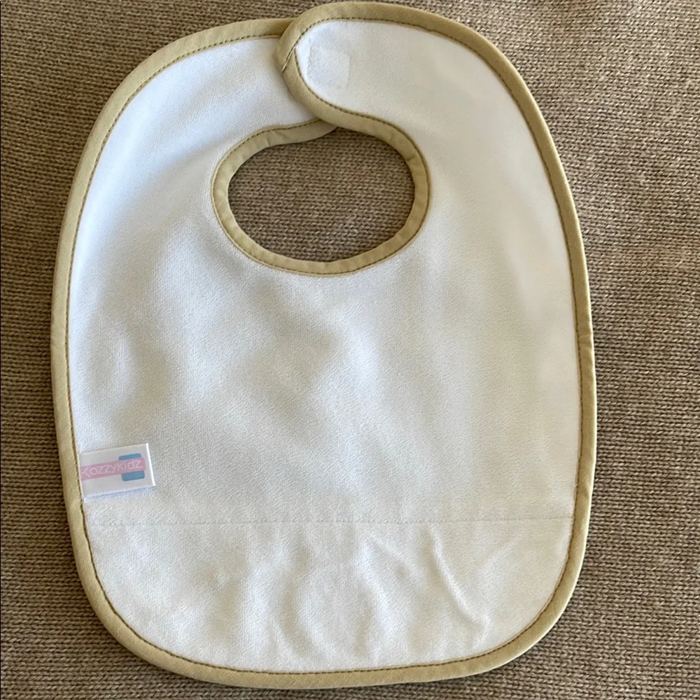 Adorable NWT Teddy Bear Embroidered Baby Bib
